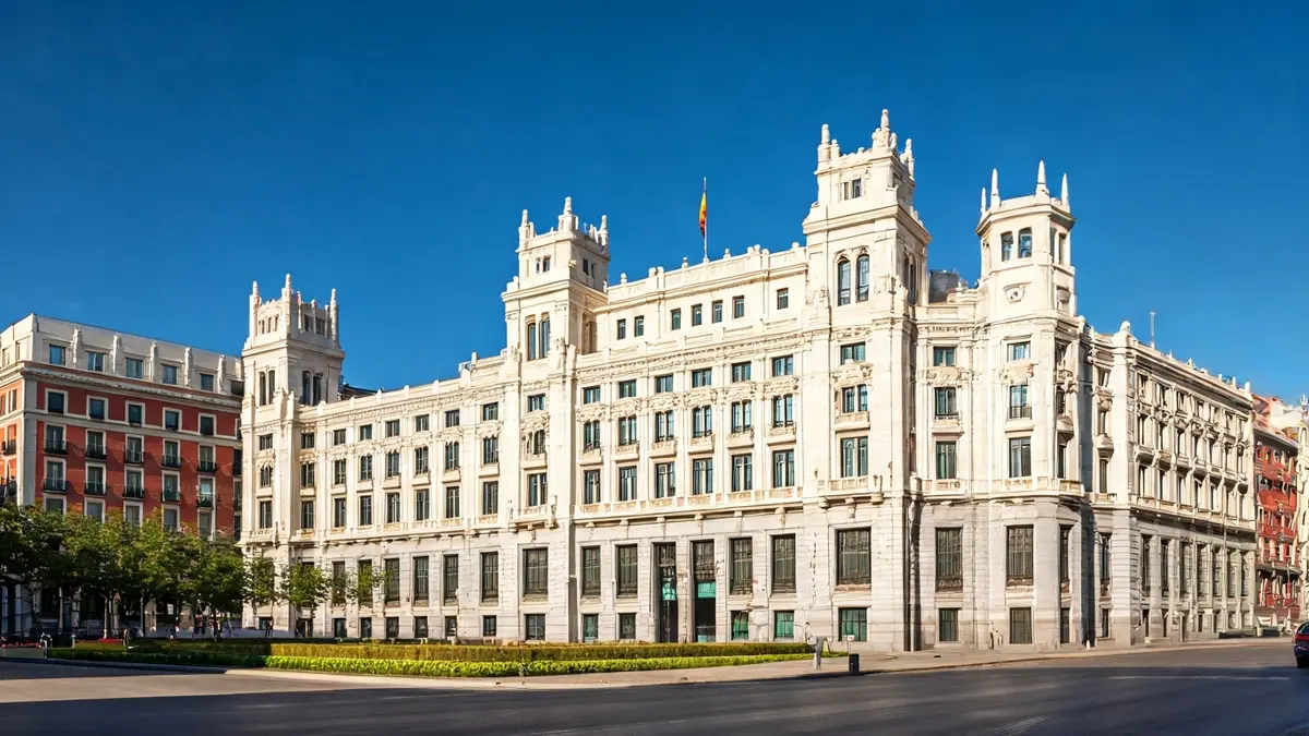 Fachada del Banco de España en la Plaza de Cibeles, Madrid