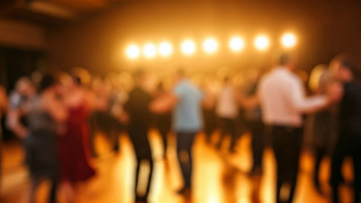 Imagen genérica de personas bailando en un taller de danza latina.