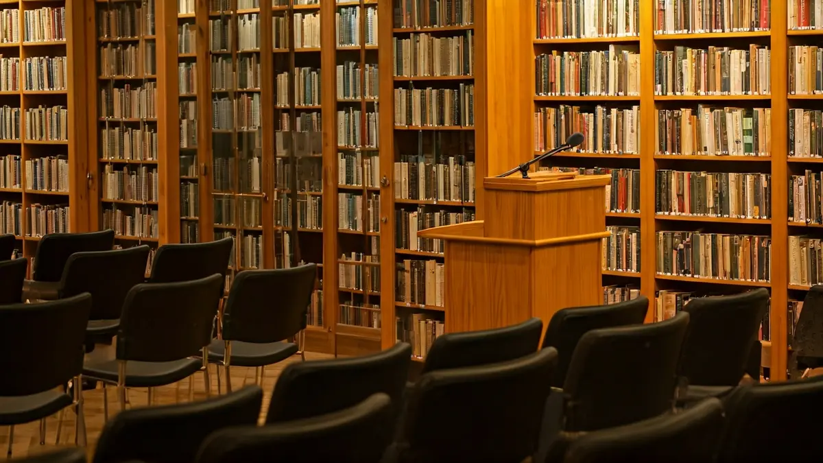 Imagen genérica de un espacio de lectura o presentación literaria.