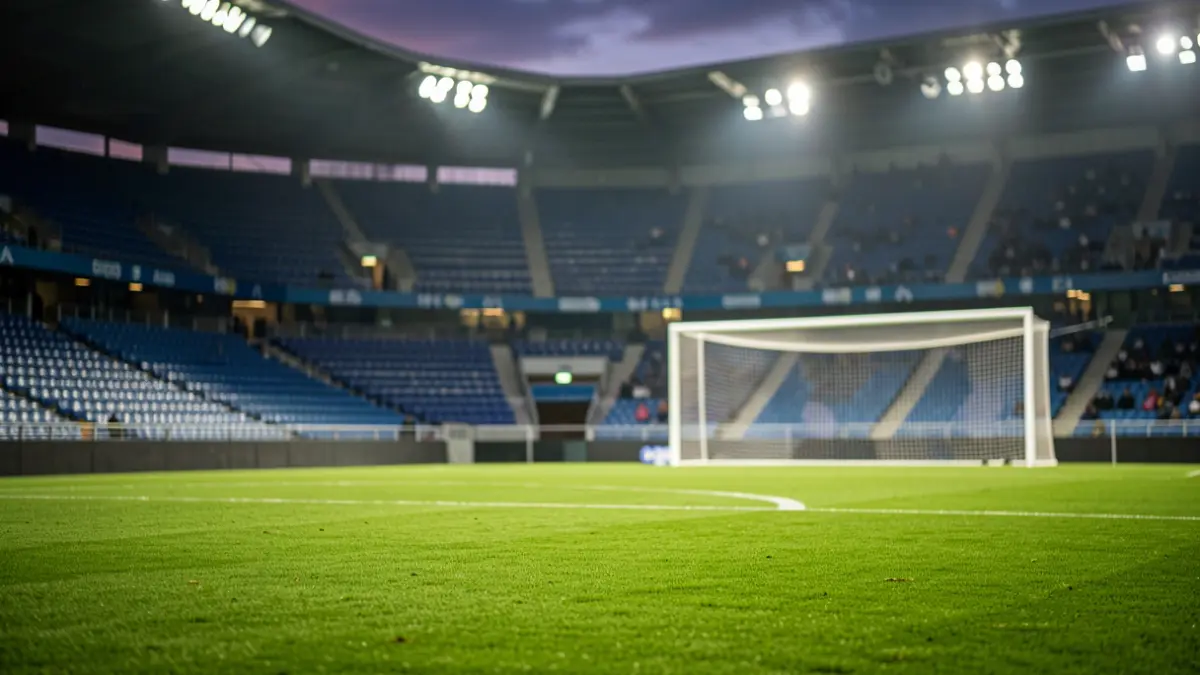Imagen genérica de un estadio de fútbol al atardecer.
