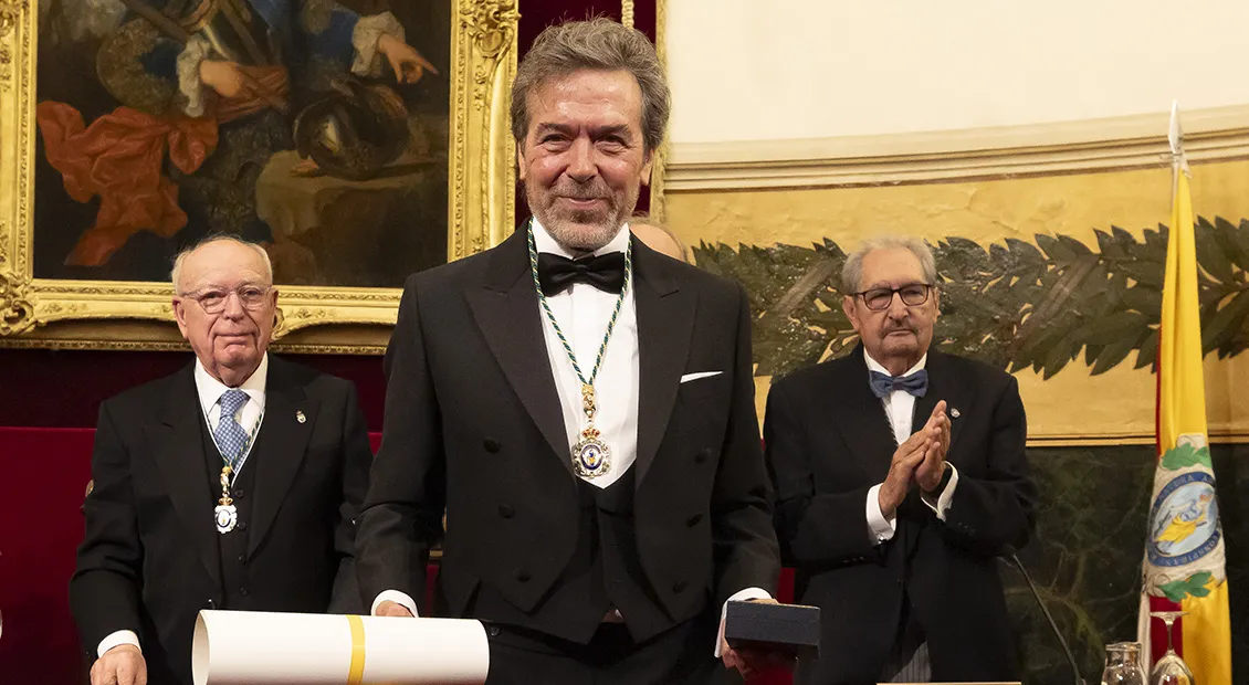 El Dr. José Antonio Caminero Luna toma posesión como académico de número de Neumología